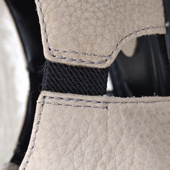 Clarks Artisan Natural Leather Elastic T-Strap Open Toe Low Heel Slingback Shoe - Picture 13 of 16